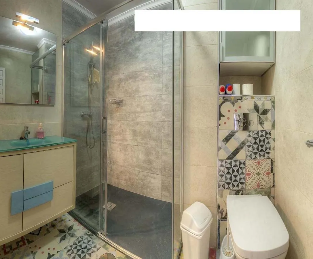Precioso apartamento frontal al mar Nerja 0*,  España
